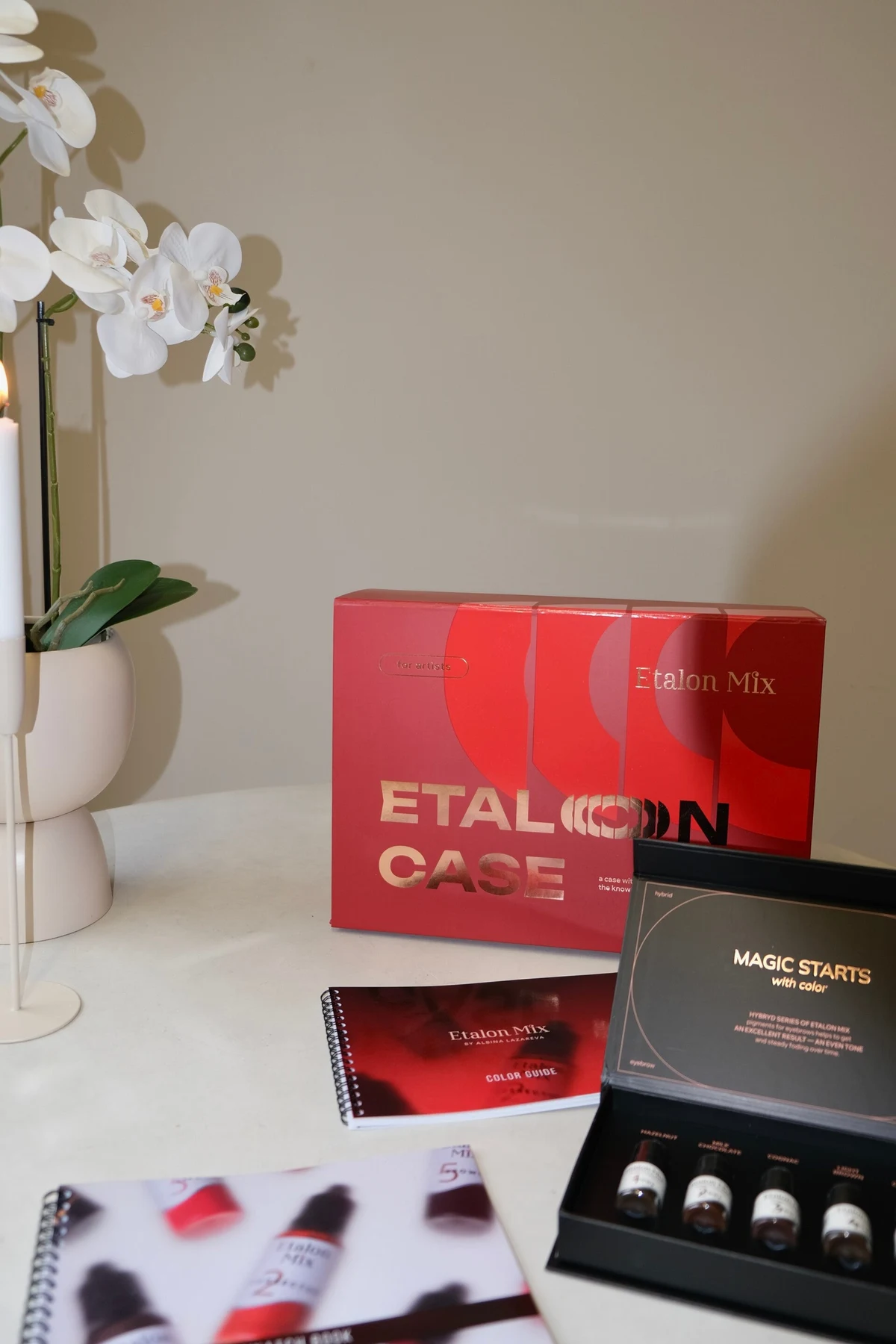 Etalon Mix starterspakket op tafel tijdens de basis opleiding powderbrows bij By Shay